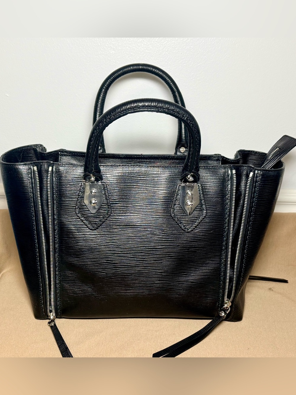 Rare Henri Bendel A-List Satchel – Black Embossed Leather | Zipper Expansion - Picture 5 of 10
